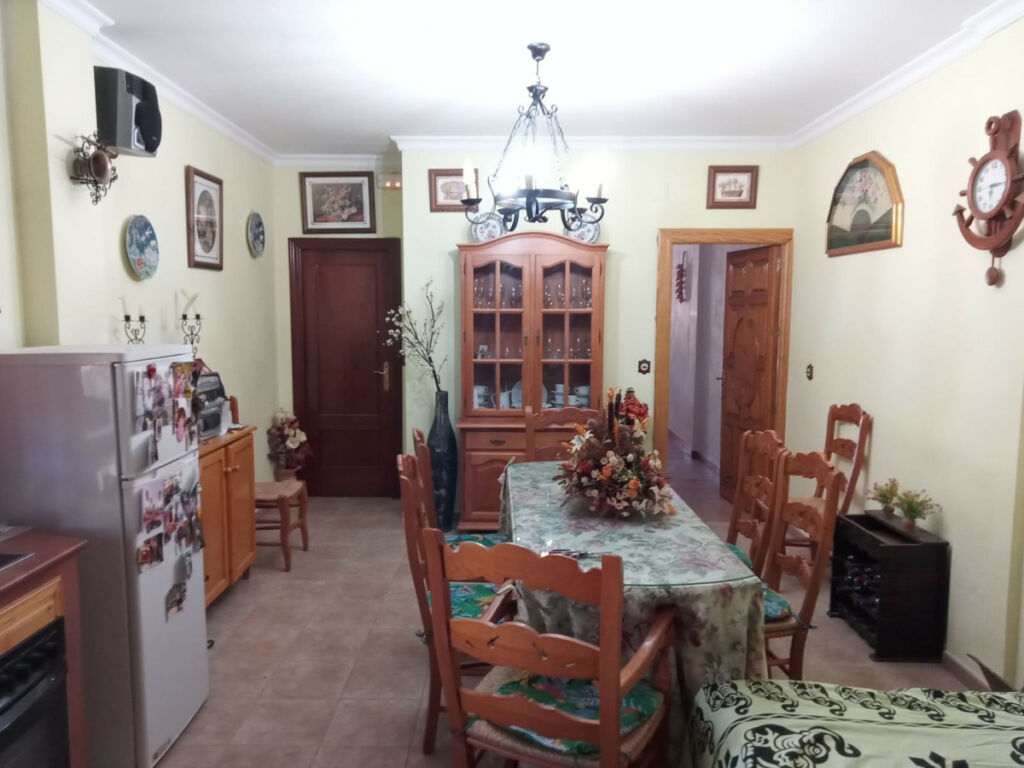 Detached Villa Riogordo Málaga - image 11