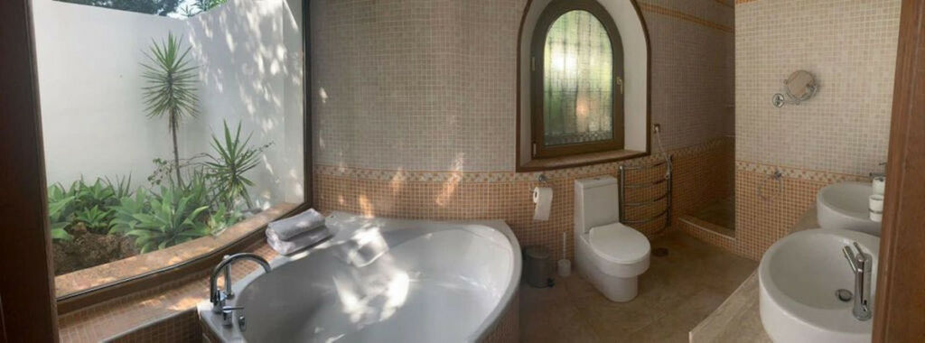 Detached Villa Benahavís Málaga - image 16