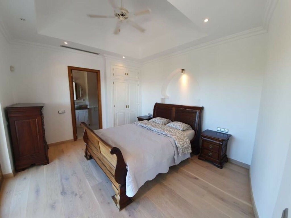 Detached Villa Benahavís Málaga - image 20