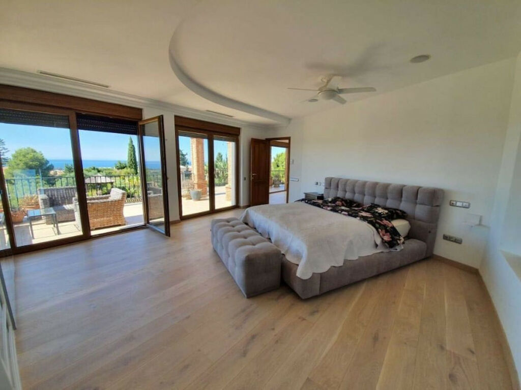 Detached Villa Benahavís Málaga - image 22