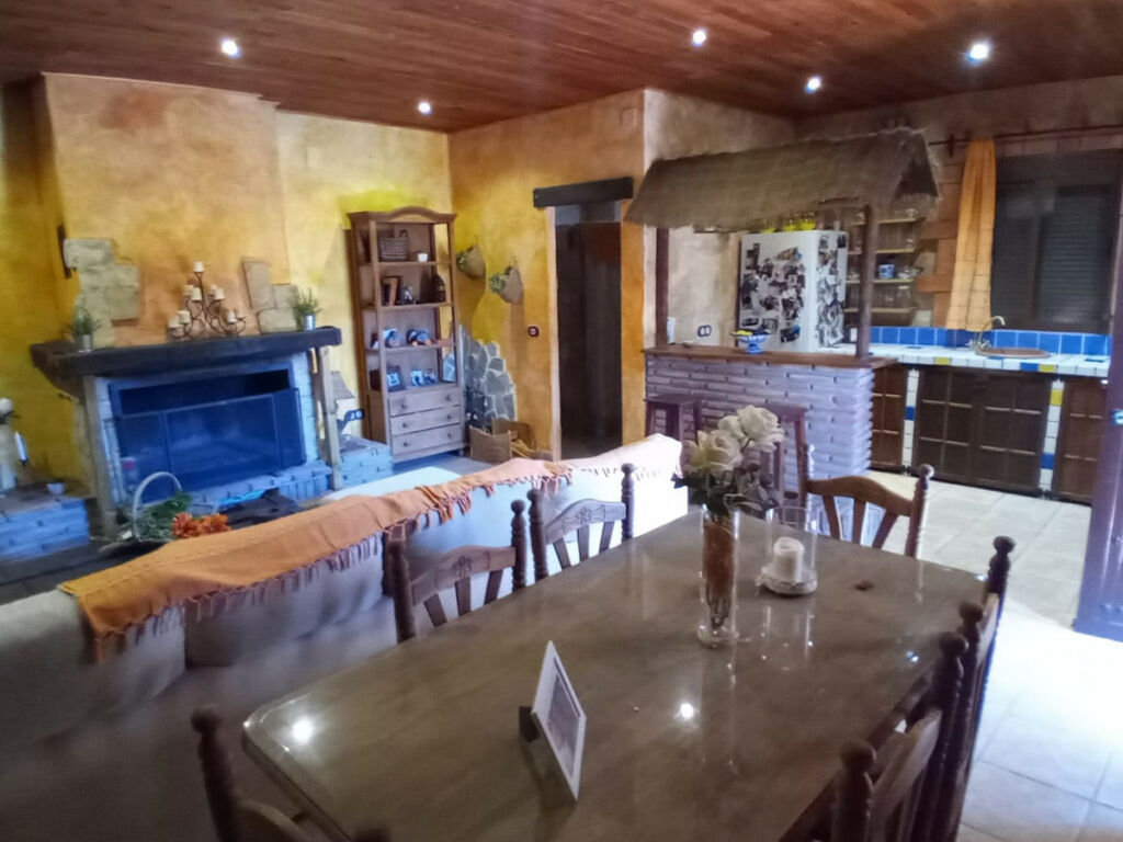 Detached Villa Riogordo Málaga - image 23