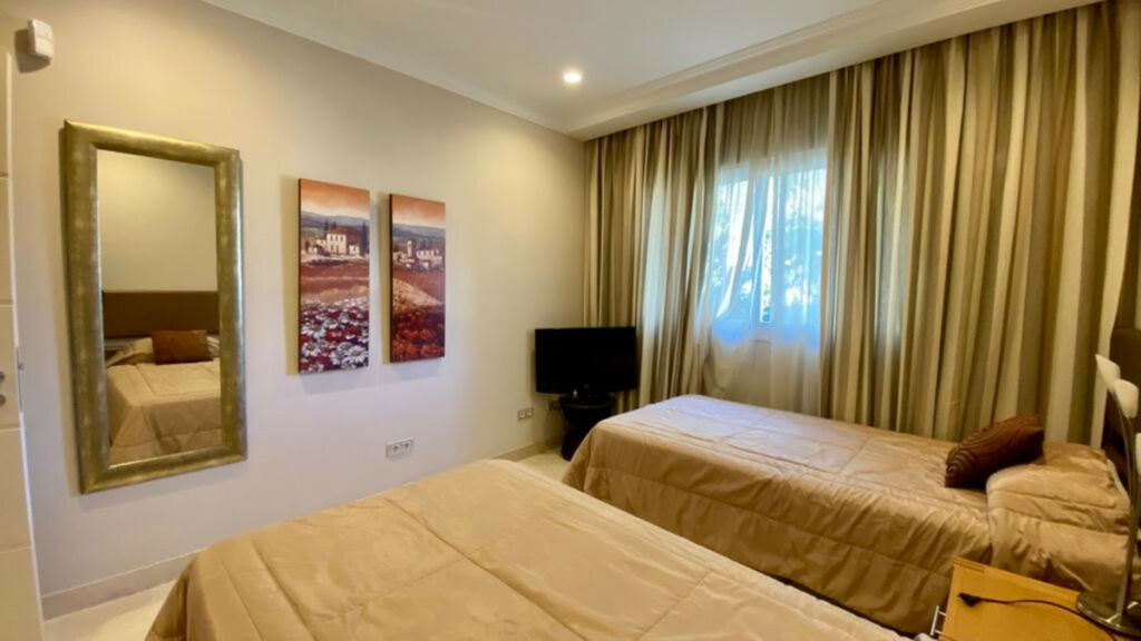 Top Floor Apartment Estepona Málaga - image 25