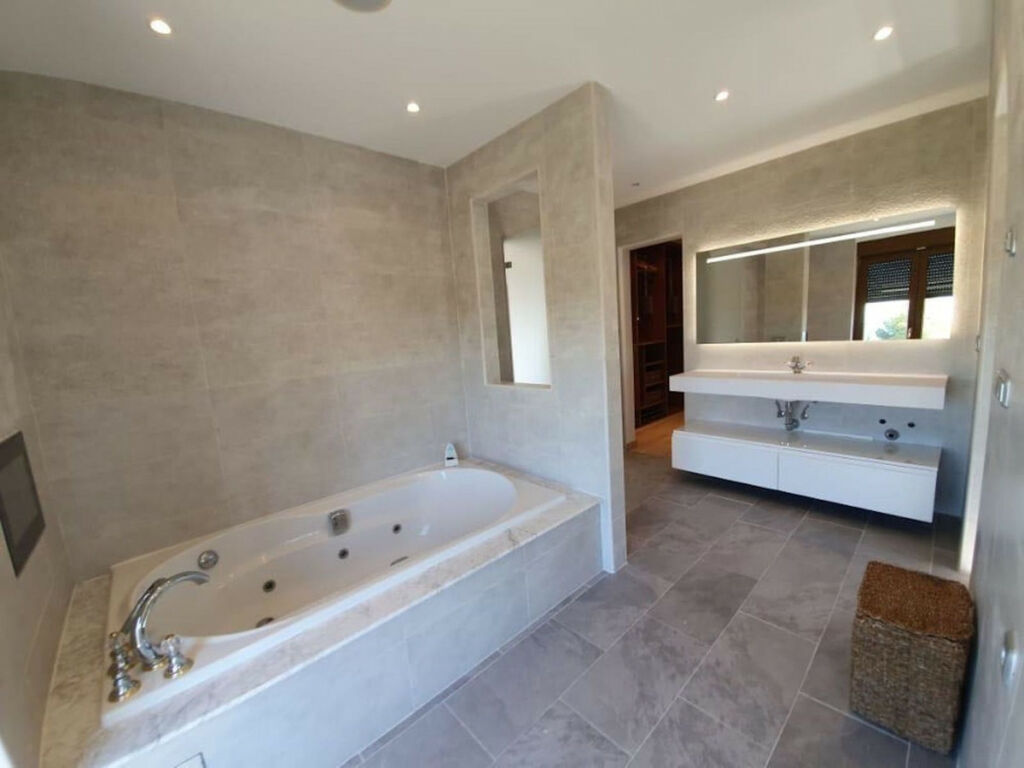 Detached Villa Benahavís Málaga - image 25
