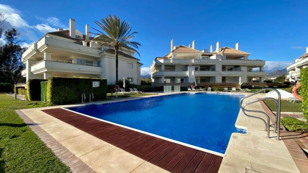 Top Floor Apartment Estepona Málaga - image 31