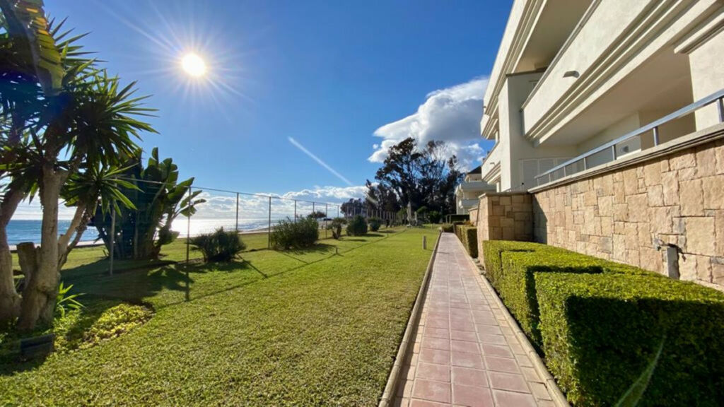 Top Floor Apartment Estepona Málaga - image 33