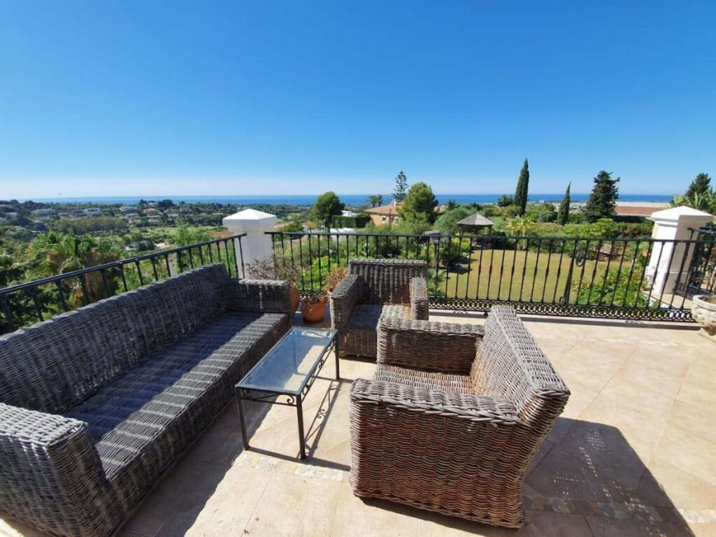 Detached Villa Benahavís Málaga - image 4