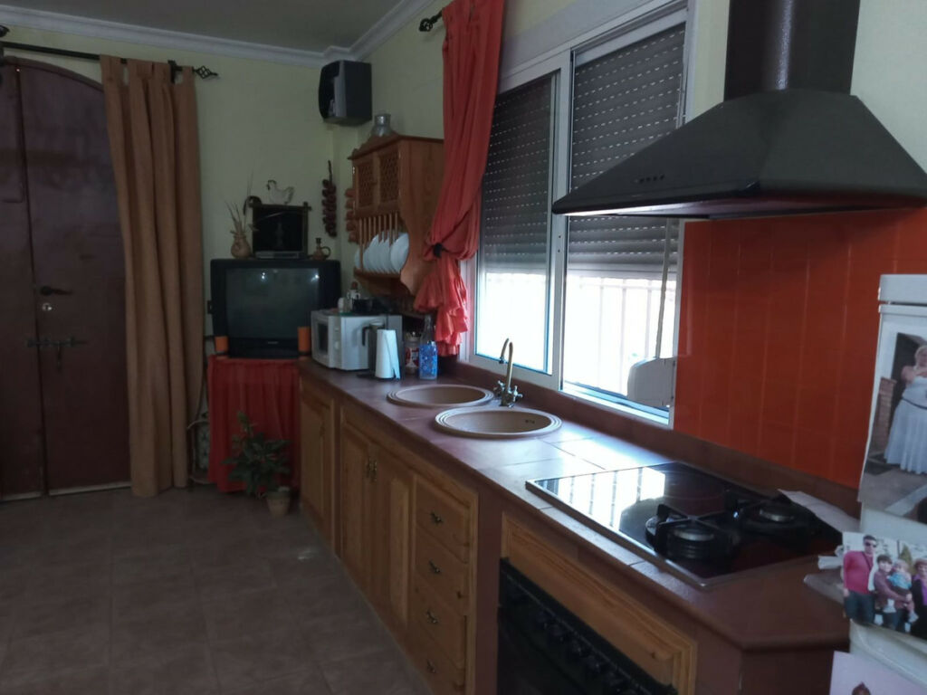 Detached Villa Riogordo Málaga - image 4