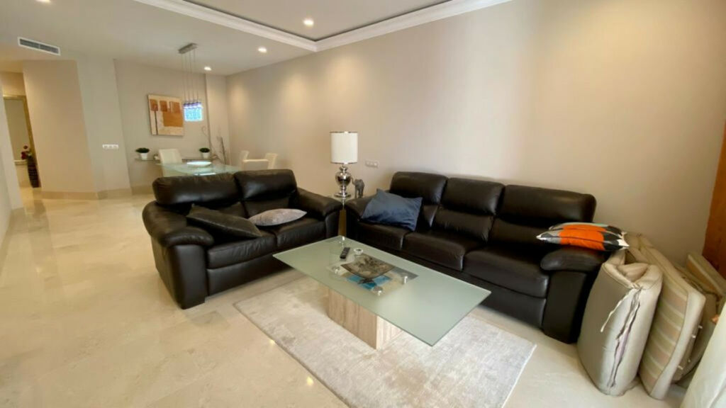 Top Floor Apartment Estepona Málaga - image 6