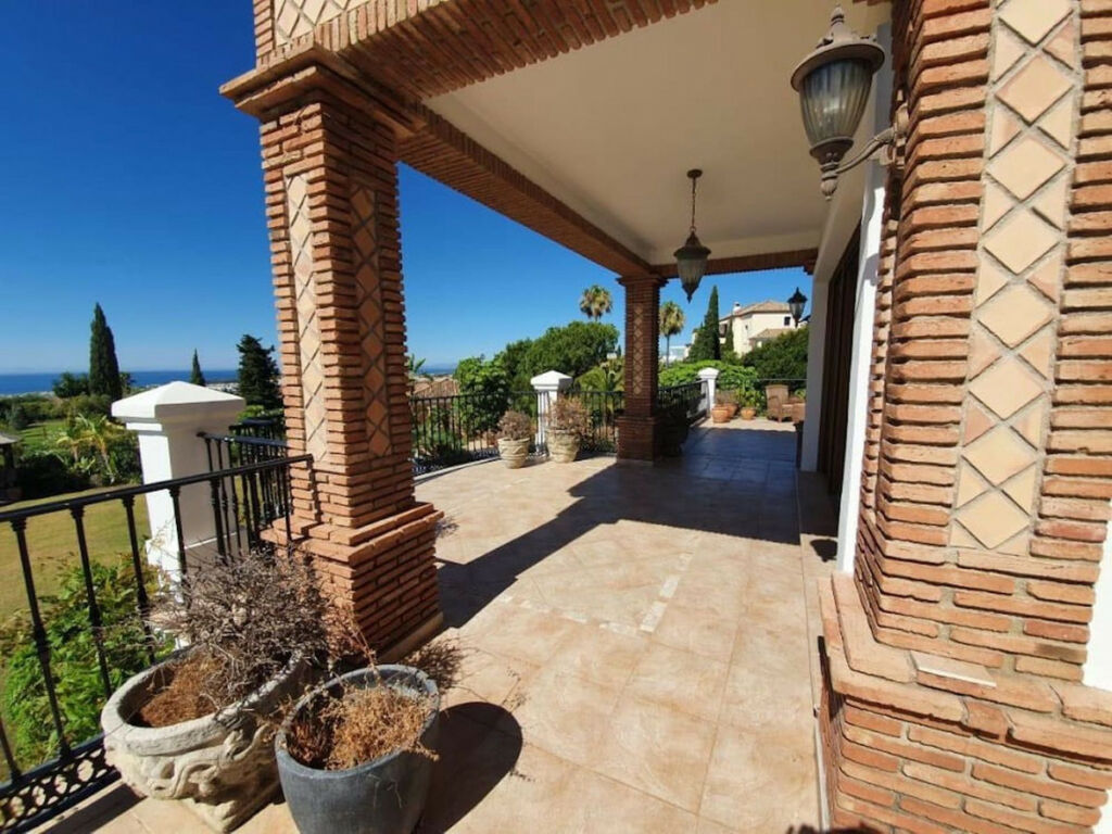 Detached Villa Benahavís Málaga - image 8
