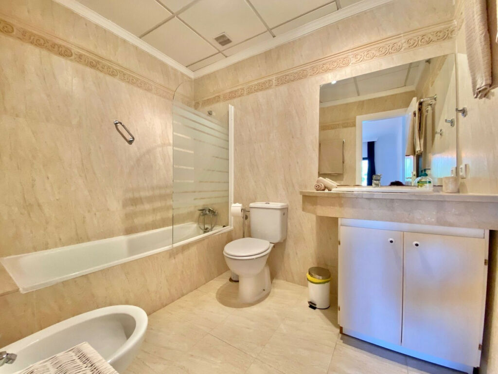 Middle Floor Apartment Elviria Málaga - image 24