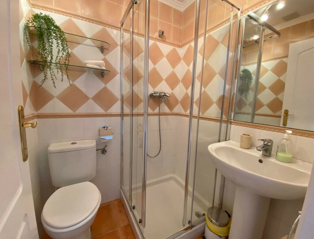 Middle Floor Apartment Elviria Málaga - image 29