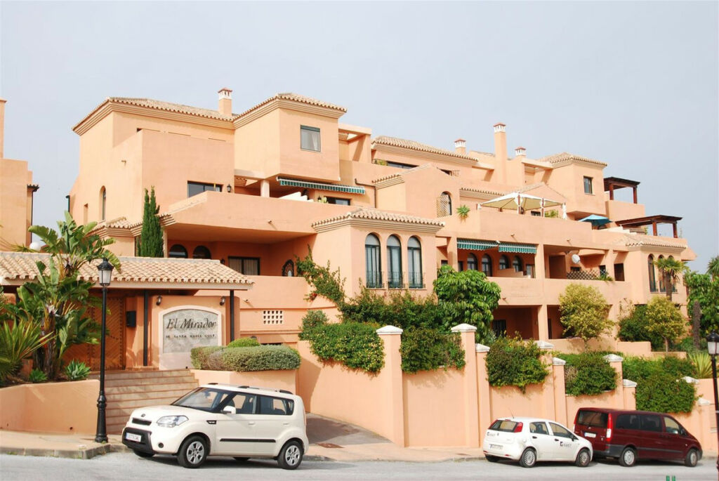 Middle Floor Apartment Elviria Málaga - image 36