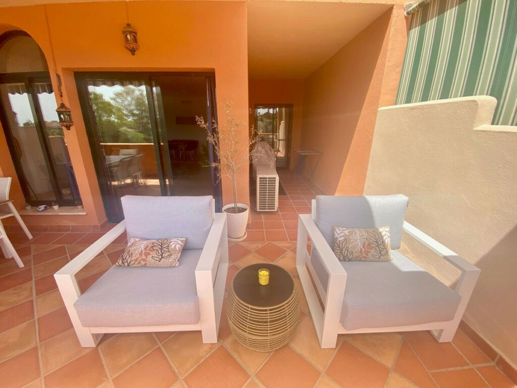 Middle Floor Apartment Elviria Málaga - image 5
