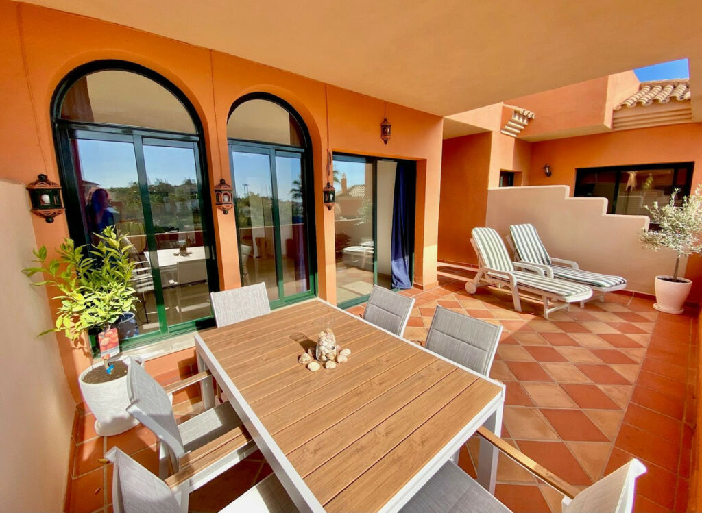 Middle Floor Apartment Elviria Málaga - image 9