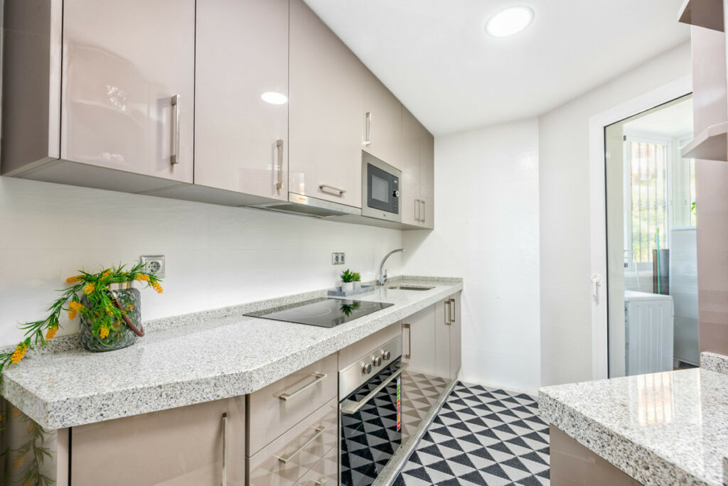 Ground Floor Apartment Calahonda Málaga - image 10