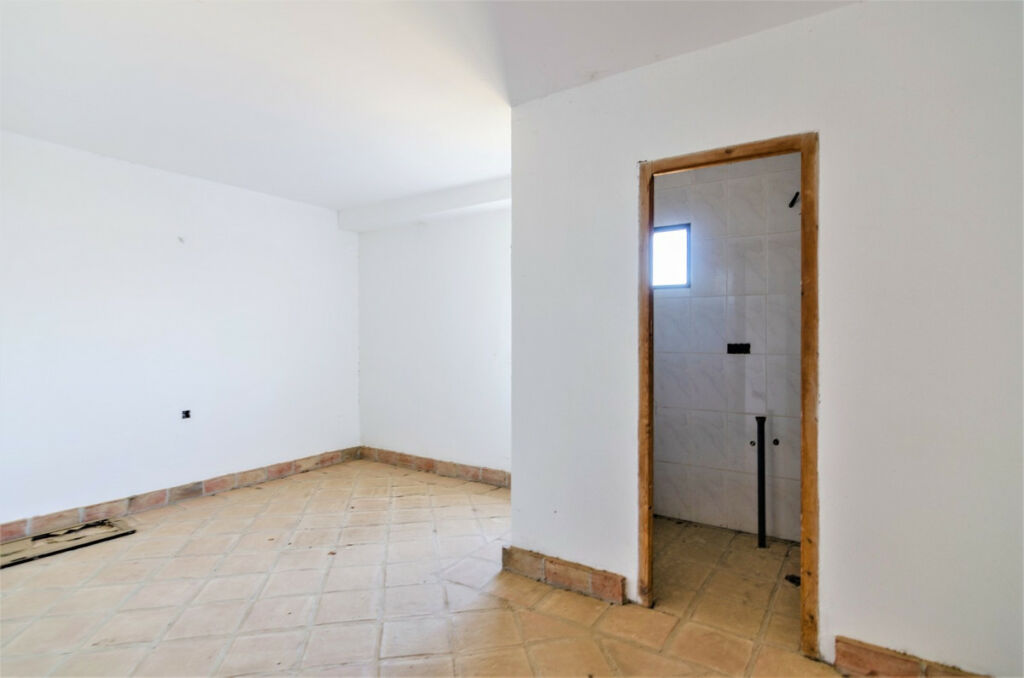 Detached Villa La Viñuela Málaga - image 12