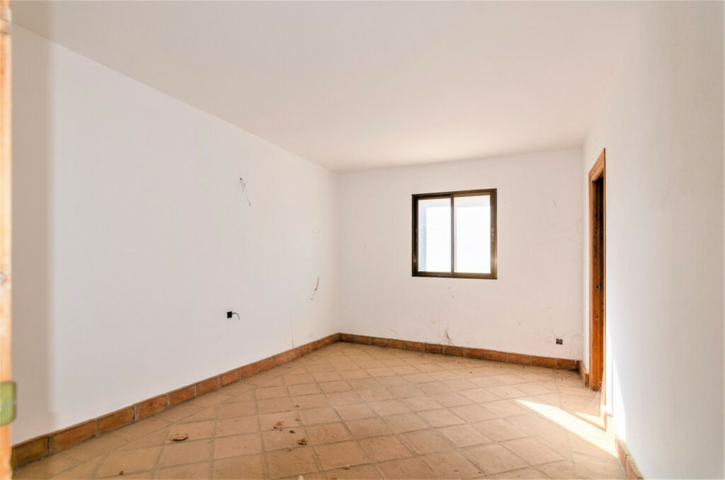 Detached Villa La Viñuela Málaga - image 16