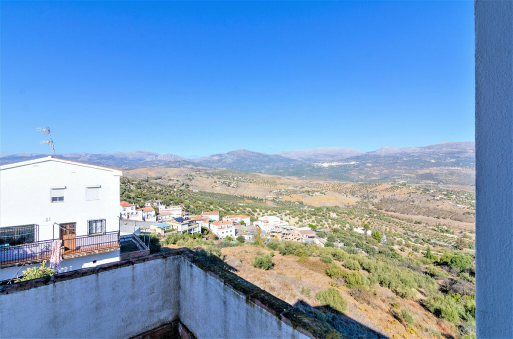 Detached Villa La Viñuela Málaga - image 19