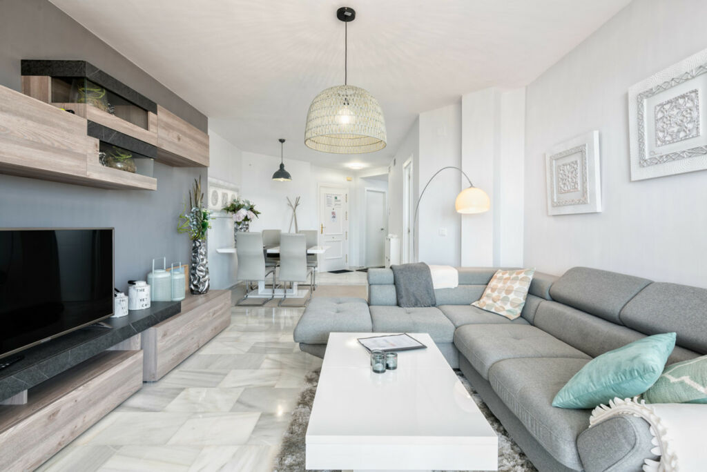 Ground Floor Apartment Calahonda Málaga - image 3