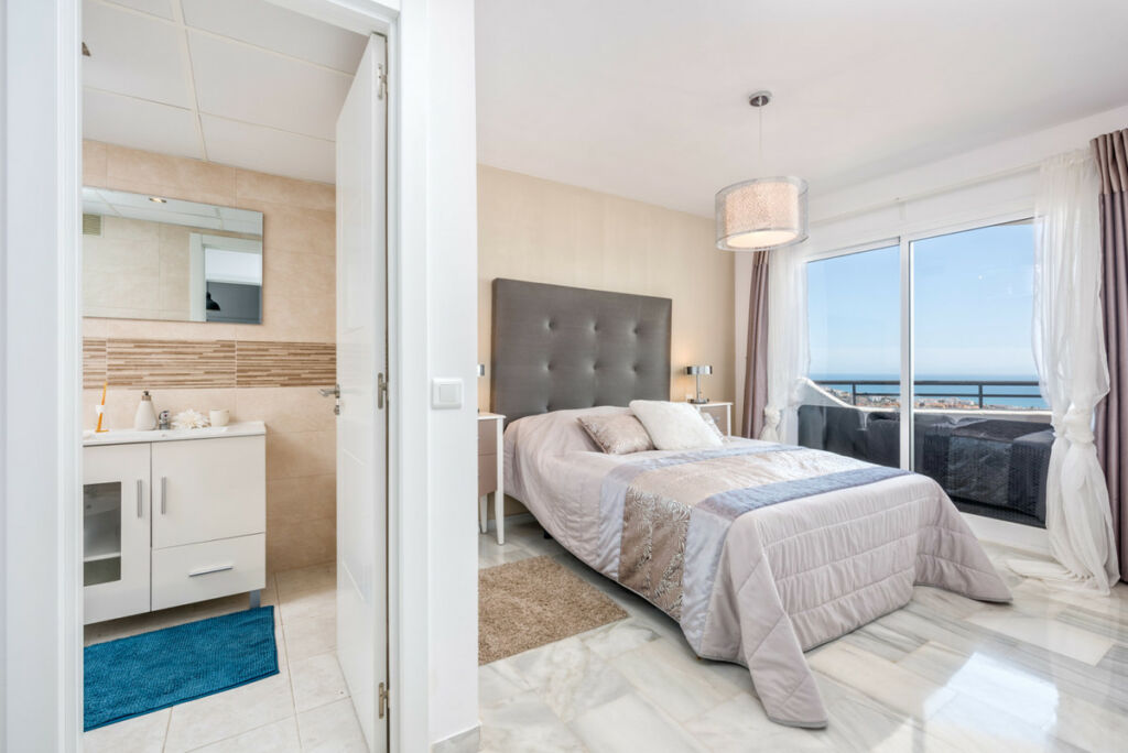 Ground Floor Apartment Calahonda Málaga - image 6