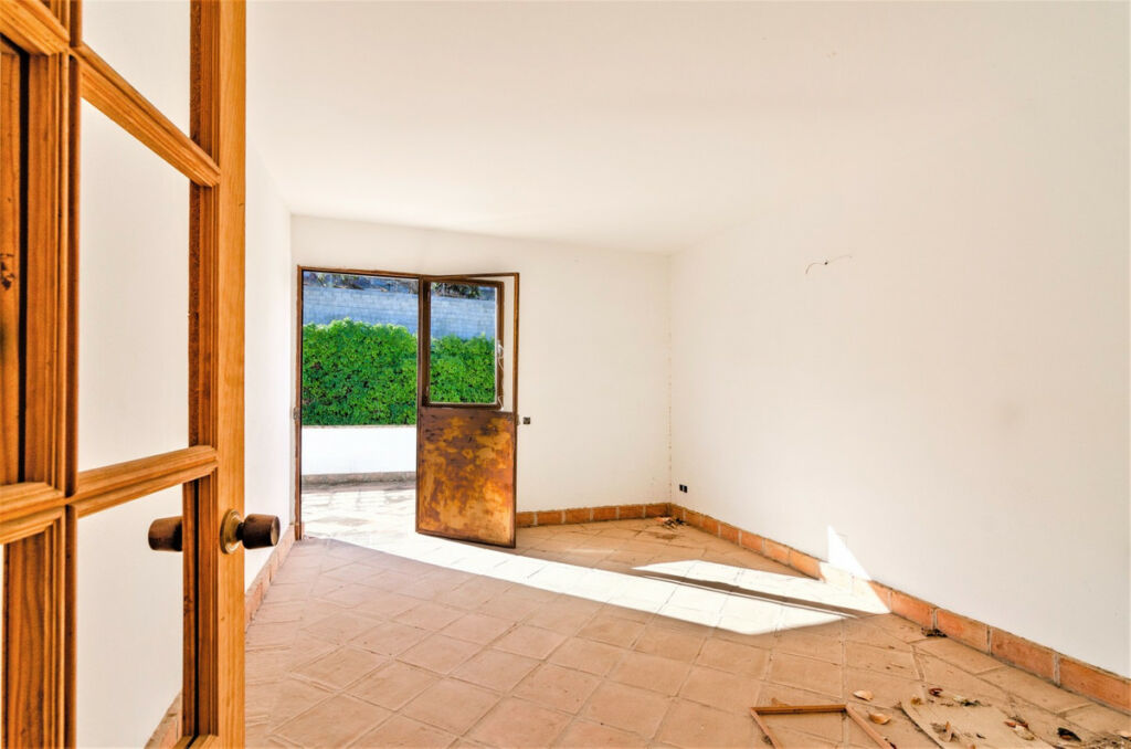 Detached Villa La Viñuela Málaga - image 7