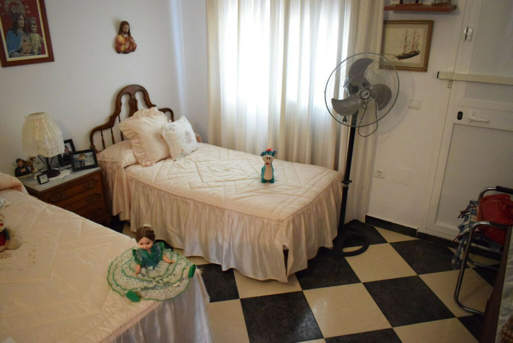 Detached Villa La Viñuela Málaga - image 12