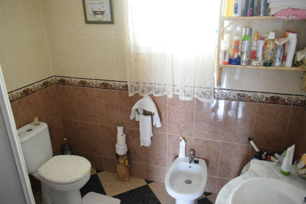 Detached Villa La Viñuela Málaga - image 15