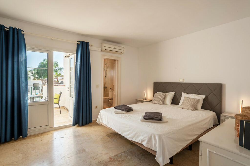 Townhouse Estepona Málaga - image 16