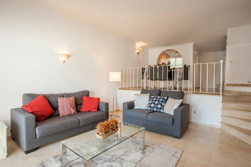 Townhouse Estepona Málaga - image 2