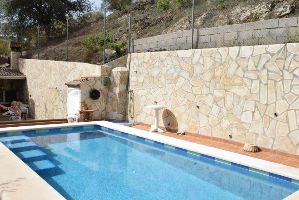 Detached Villa La Viñuela Málaga - image 21