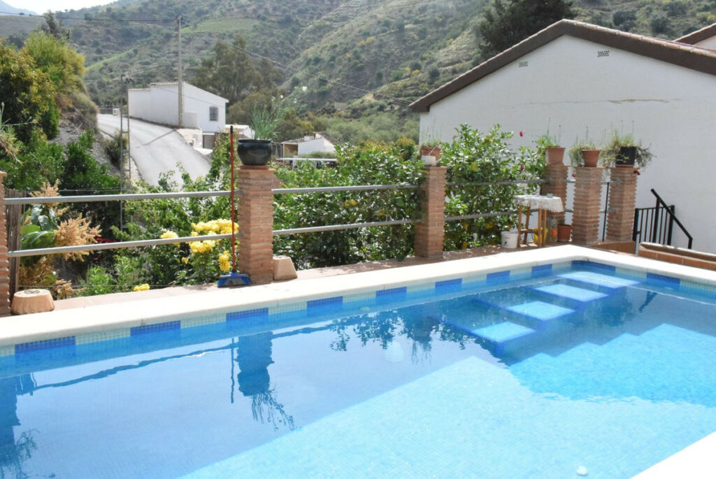 Detached Villa La Viñuela Málaga - image 22