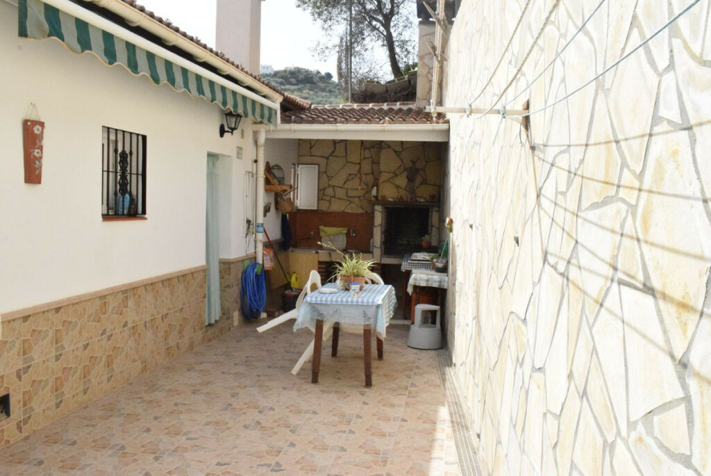 Detached Villa La Viñuela Málaga - image 24
