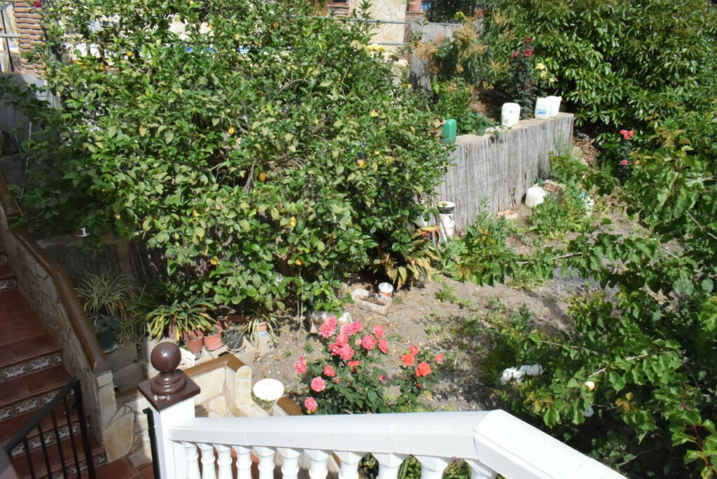 Detached Villa La Viñuela Málaga - image 25