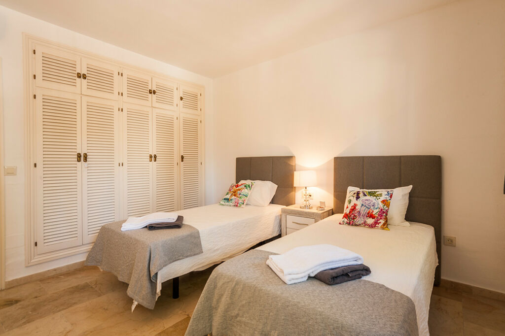 Townhouse Estepona Málaga - image 25