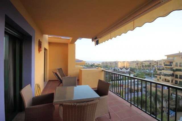 Middle Floor Apartment San Pedro de Alcántara Málaga - image 5