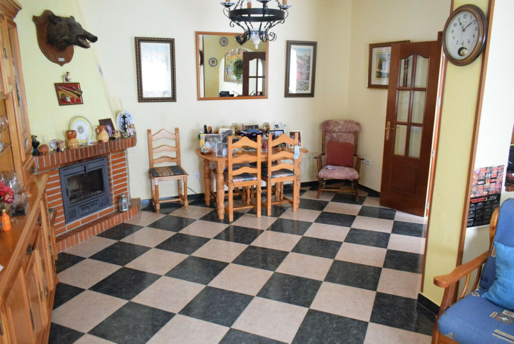 Detached Villa La Viñuela Málaga - image 6