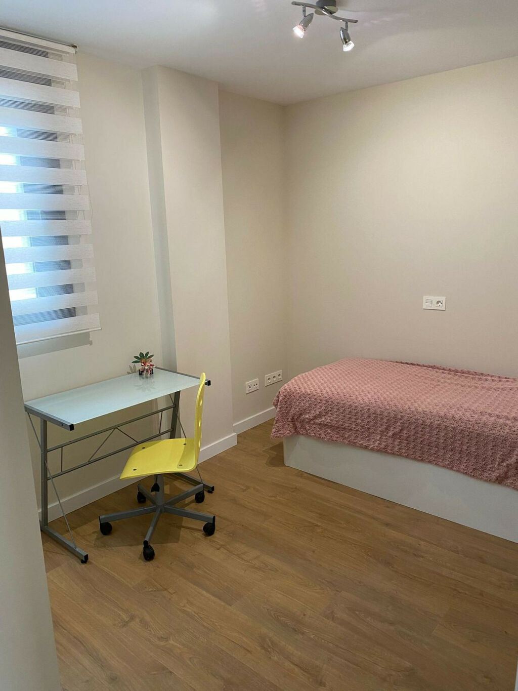 Middle Floor Apartment Estepona Málaga - image 10