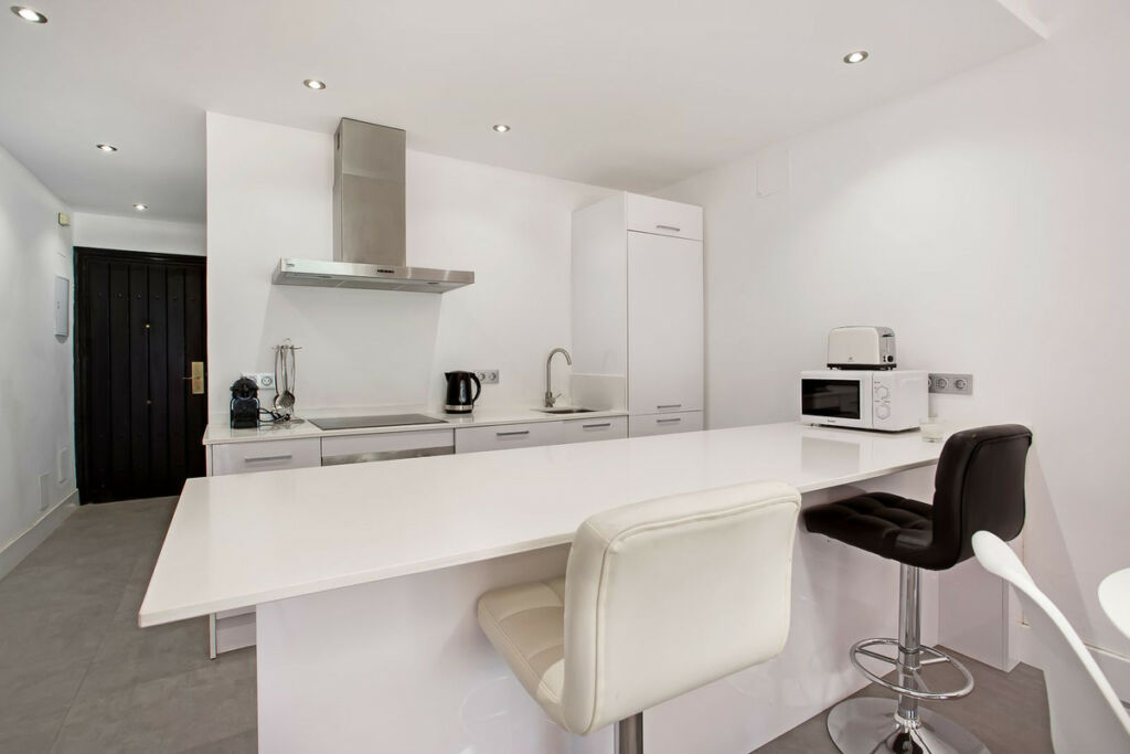 Ground Floor Apartment Puerto Banús Málaga - image 11
