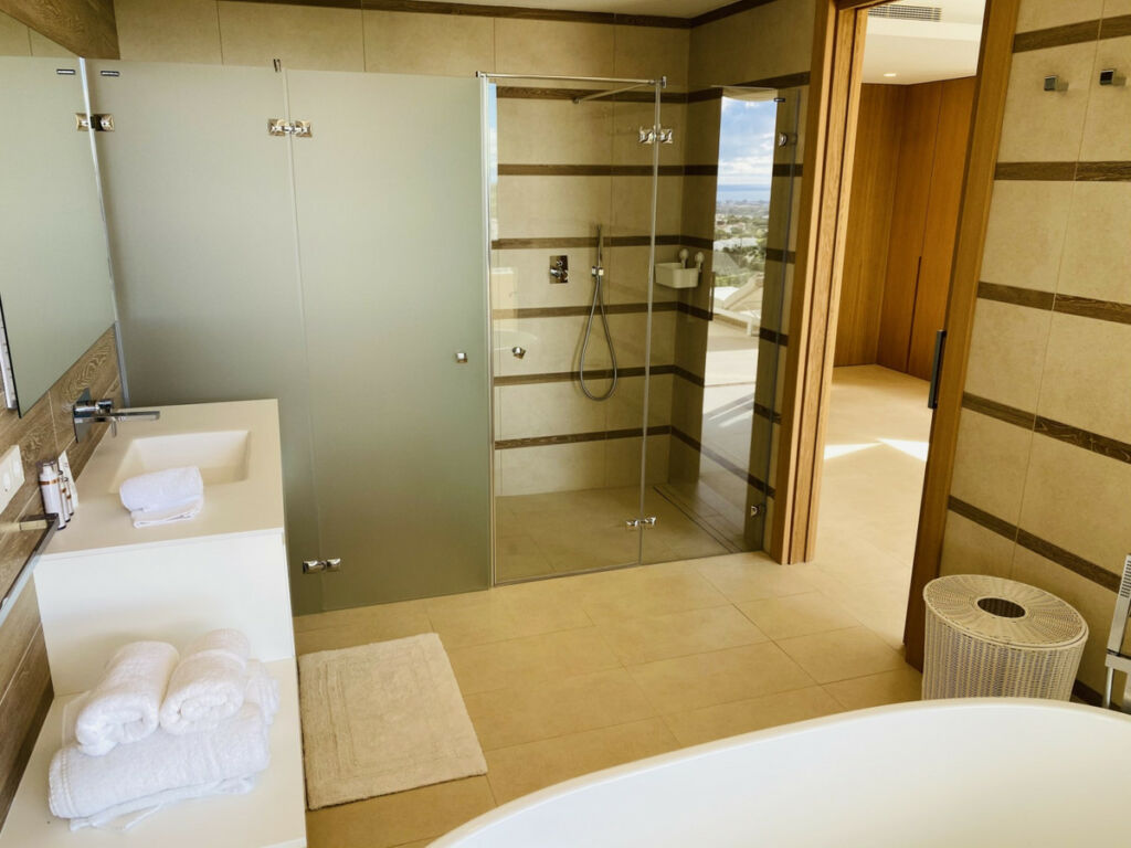 Middle Floor Apartment Benahavís Málaga - image 12