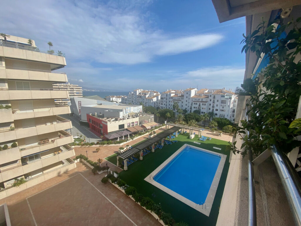 Middle Floor Apartment Puerto Banús Málaga - image 13
