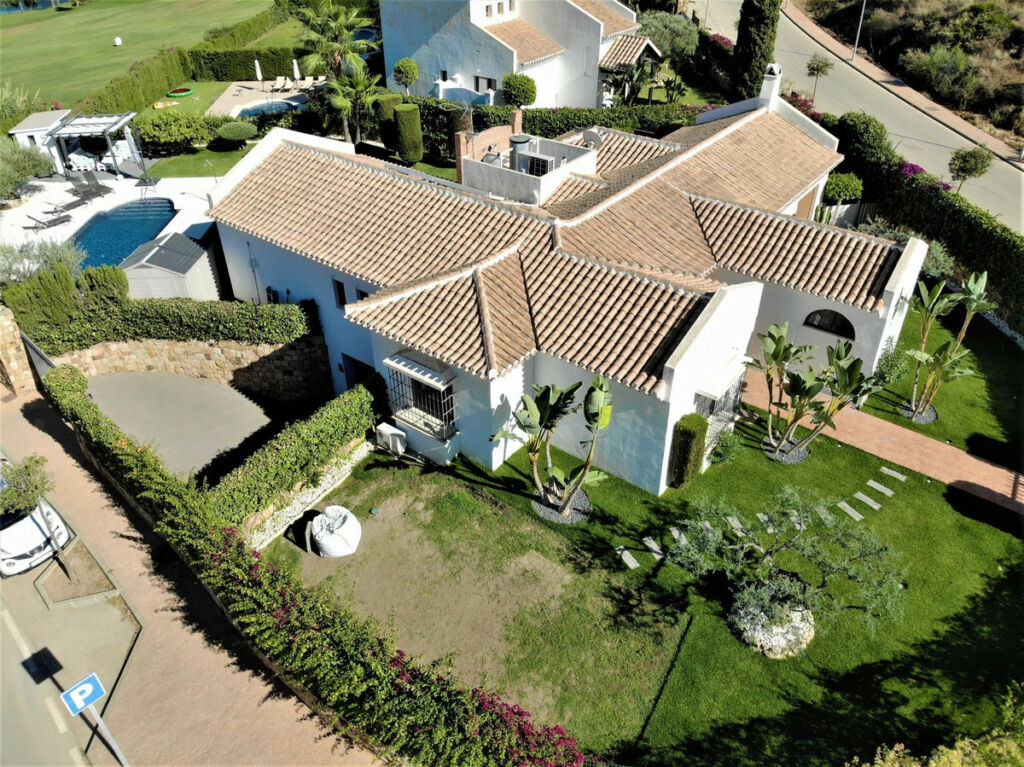 Detached Villa Cerros del Aguila Málaga - image 2