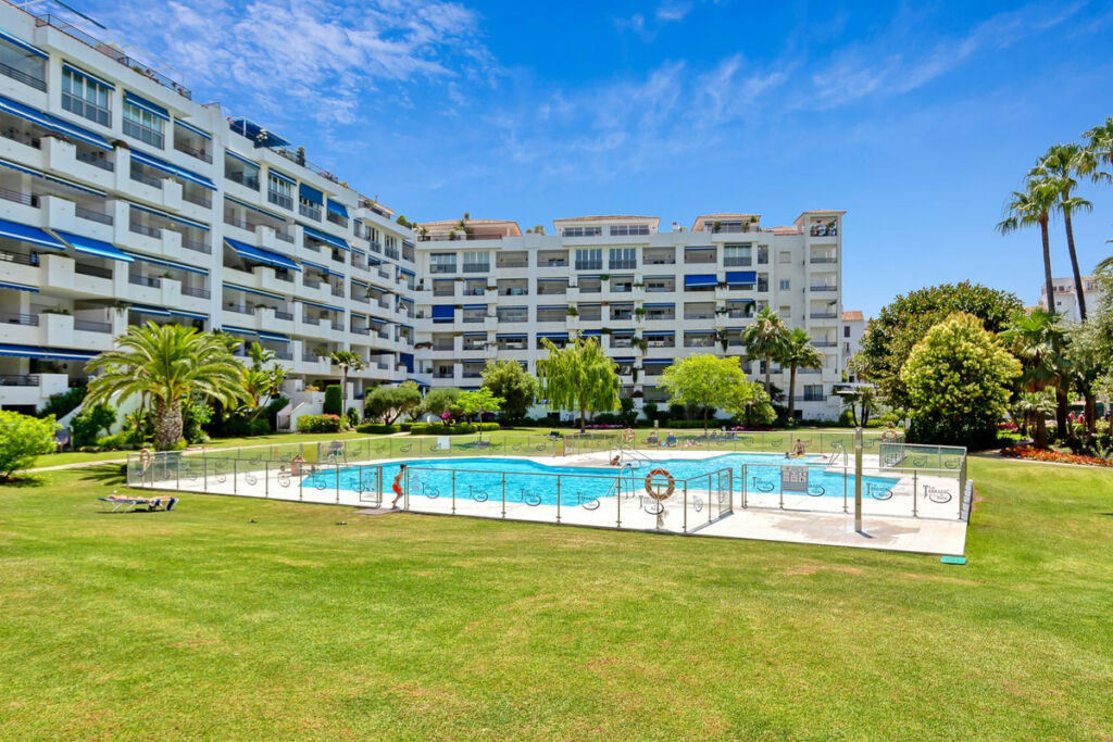 Ground Floor Apartment Puerto Banús Málaga - image 35
