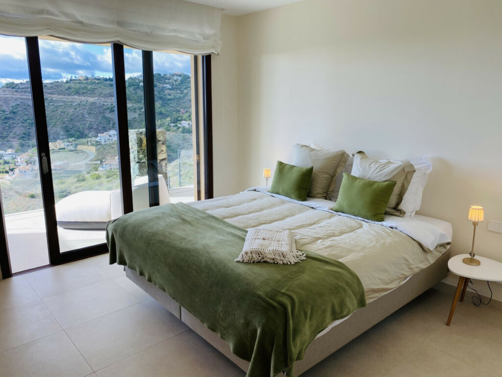 Middle Floor Apartment Benahavís Málaga - image 51