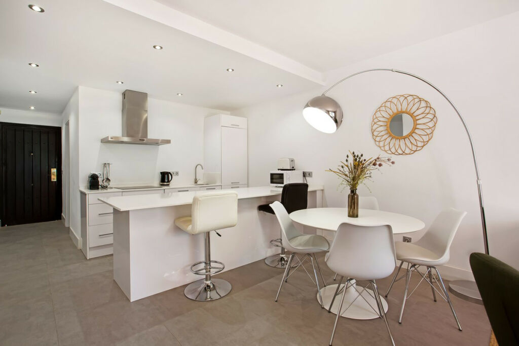 Ground Floor Apartment Puerto Banús Málaga - image 6