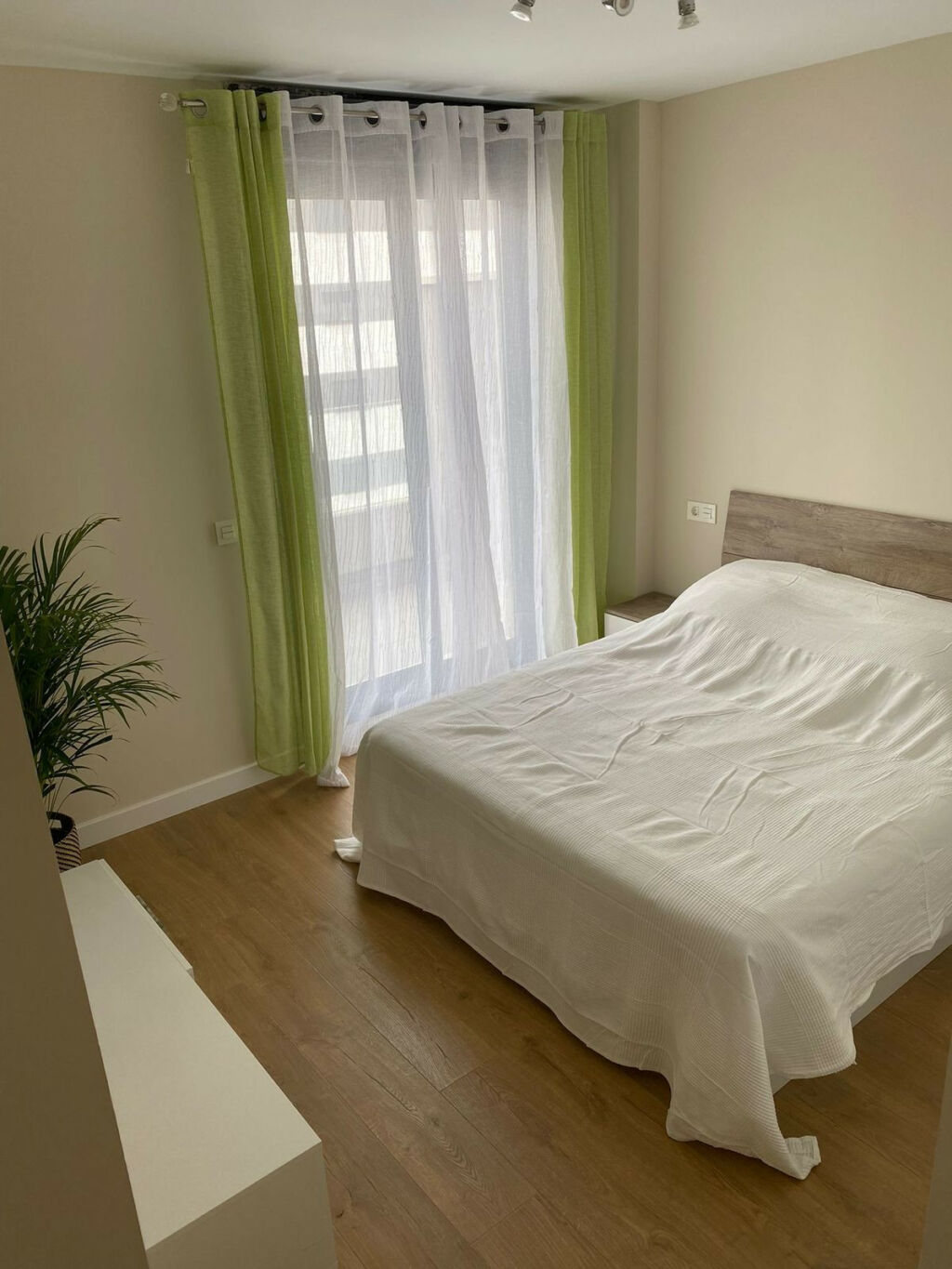 Middle Floor Apartment Estepona Málaga - image 7