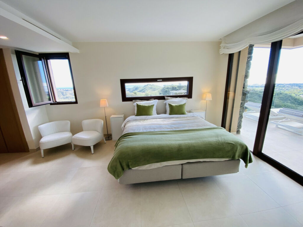 Middle Floor Apartment Benahavís Málaga - image 8