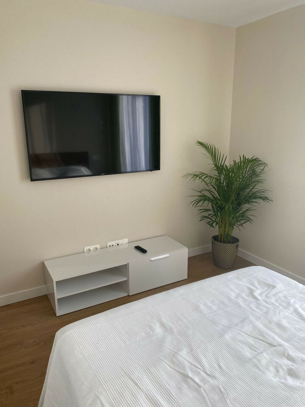 Middle Floor Apartment Estepona Málaga - image 8
