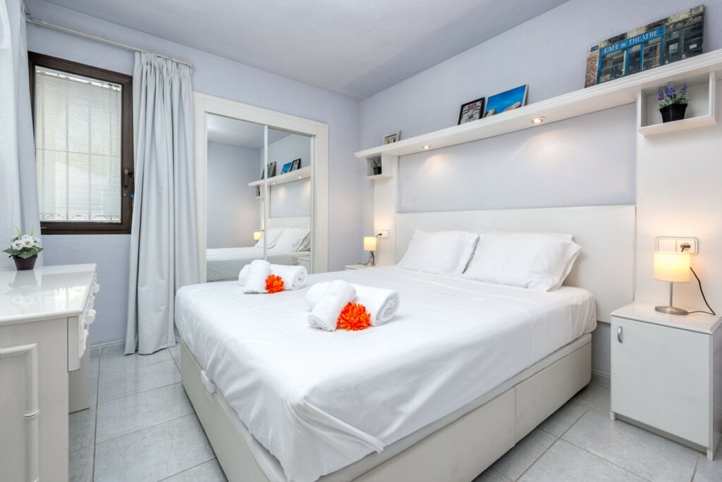 Middle Floor Apartment Calahonda Málaga - image 10