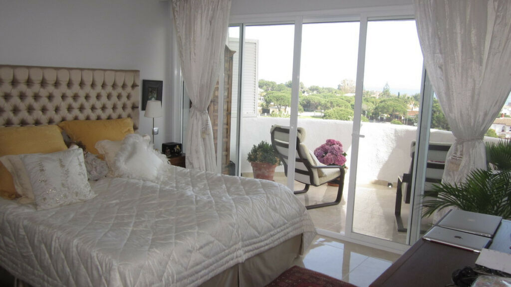 Penthouse Marbesa Málaga - image 11