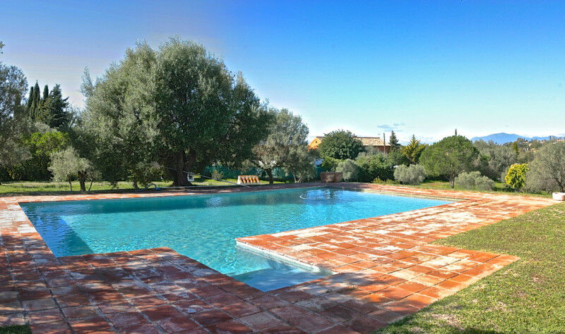 Detached Villa Elviria Málaga - image 12
